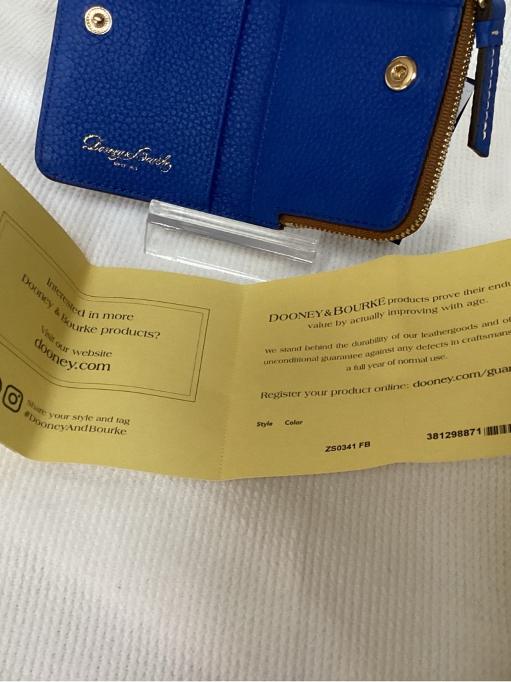 Dooney & Bourke Royal Blue Pebbled Leather Zip Card Holder NWT - Picture 6 of 12